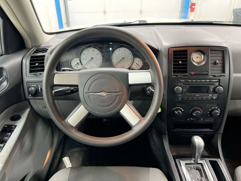 Used 2006 Chrysler 300 image 6
