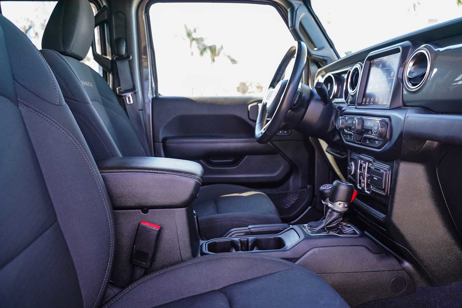 Used 2022 Jeep Wrangler Unlimited Sahara image 15