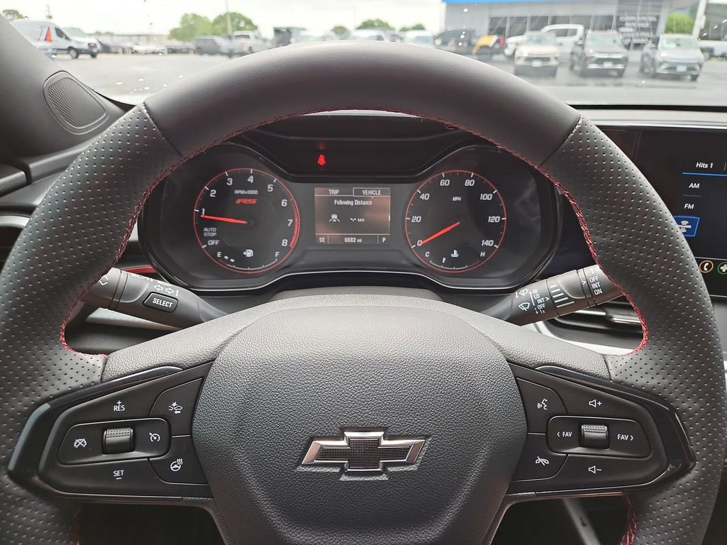 Certified 2025 Chevrolet Trax RS w/ Sunroof Package image 11