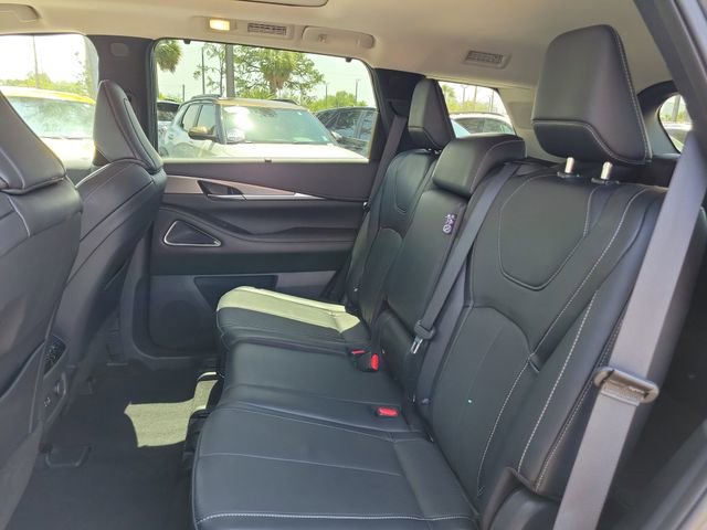Used 2023 INFINITI QX60 Luxe w/ Performance Audio Package image 11