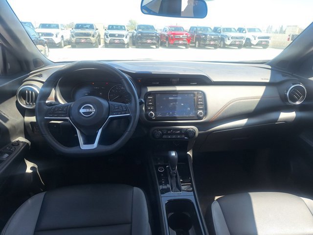 Used 2023 Nissan Kicks SR w/ SR Premium Package FWD image 16