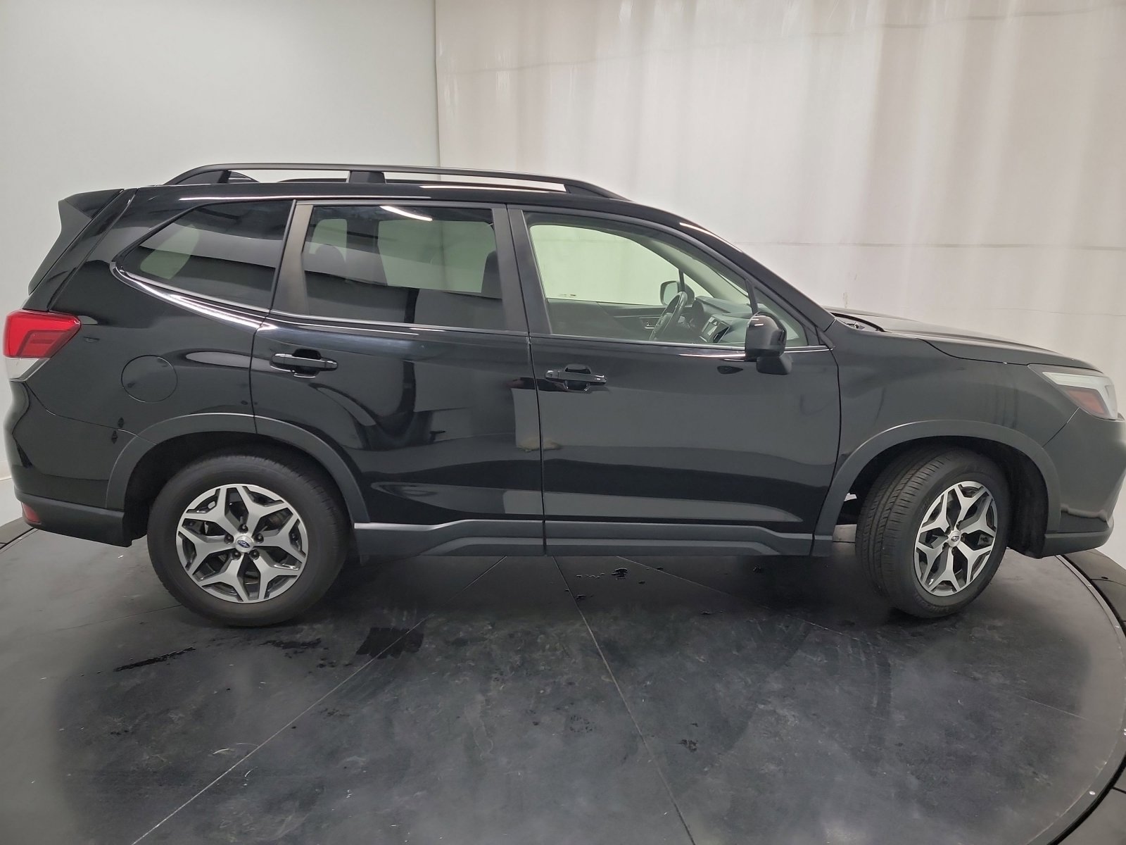 Used 2019 Subaru Forester Premium image 11