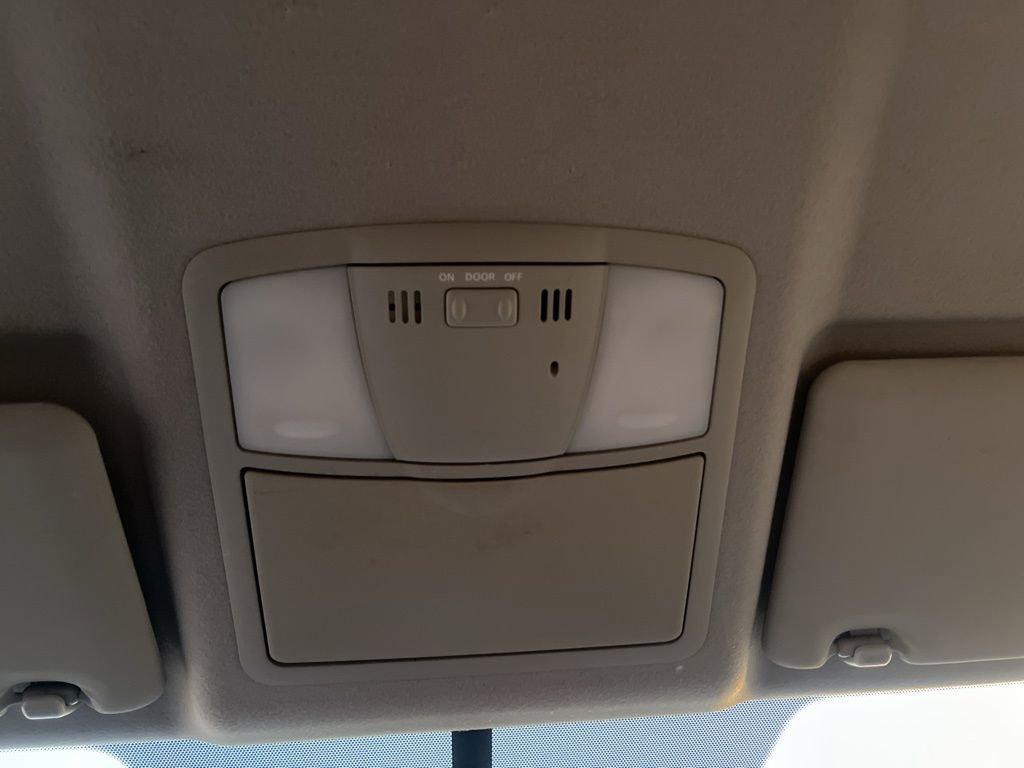 Used 2013 Nissan Rogue SV image 23