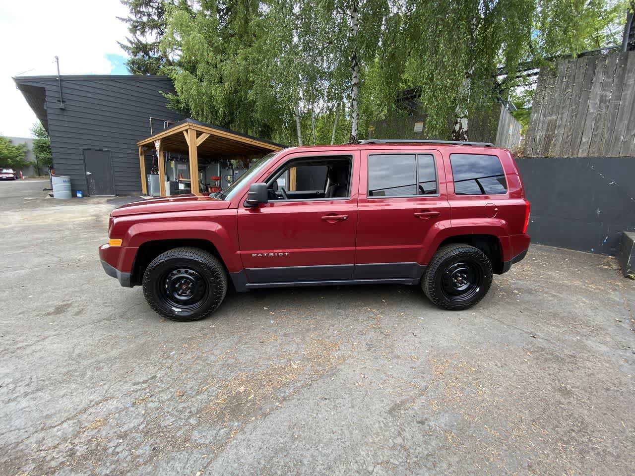 Used 2015 Jeep Patriot Sport w/ Power Value Group AWD/4WD image 3