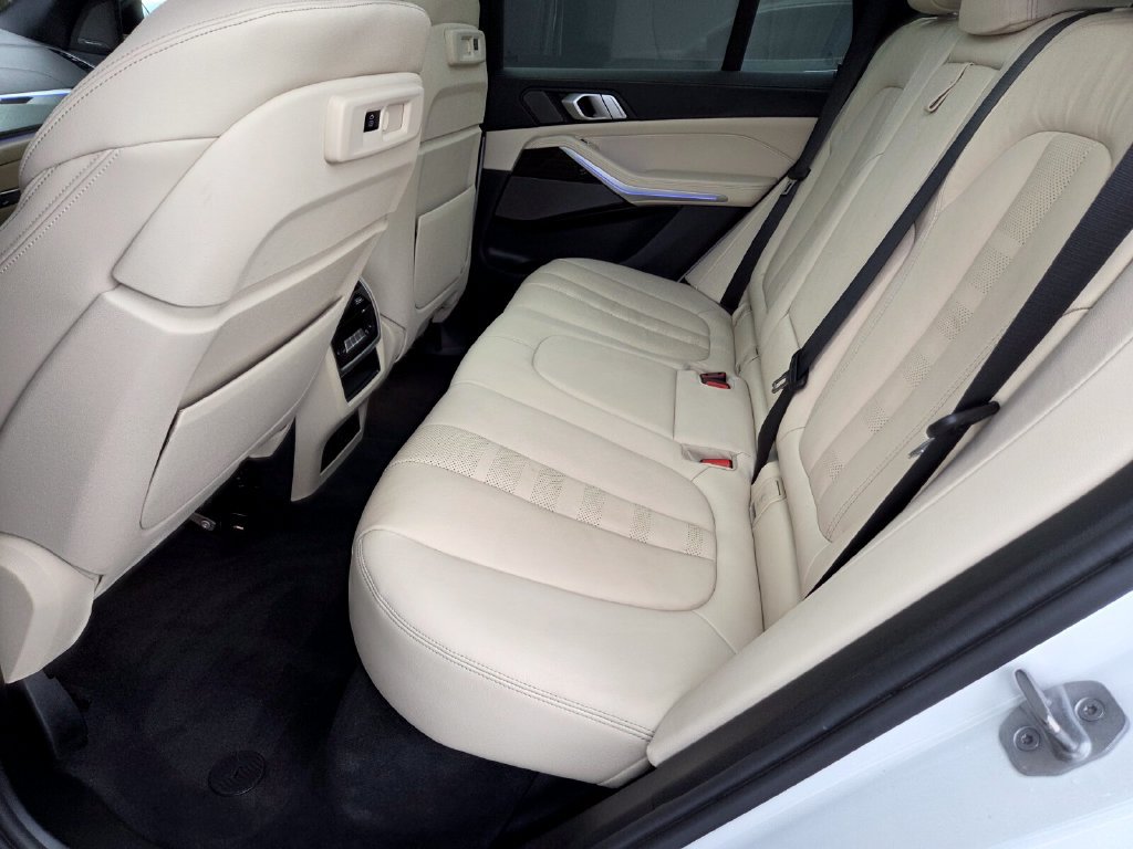 Used 2021 BMW X5 sDrive40i w/ Premium Package RWD image 22