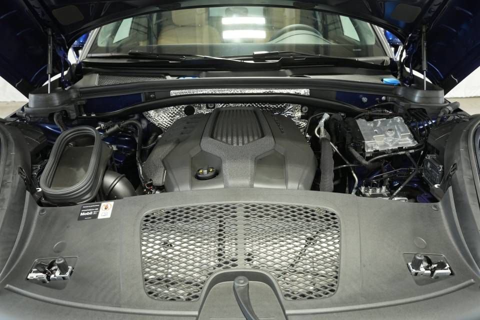 Certified 2026 Porsche Macan AWD/4WD image 29
