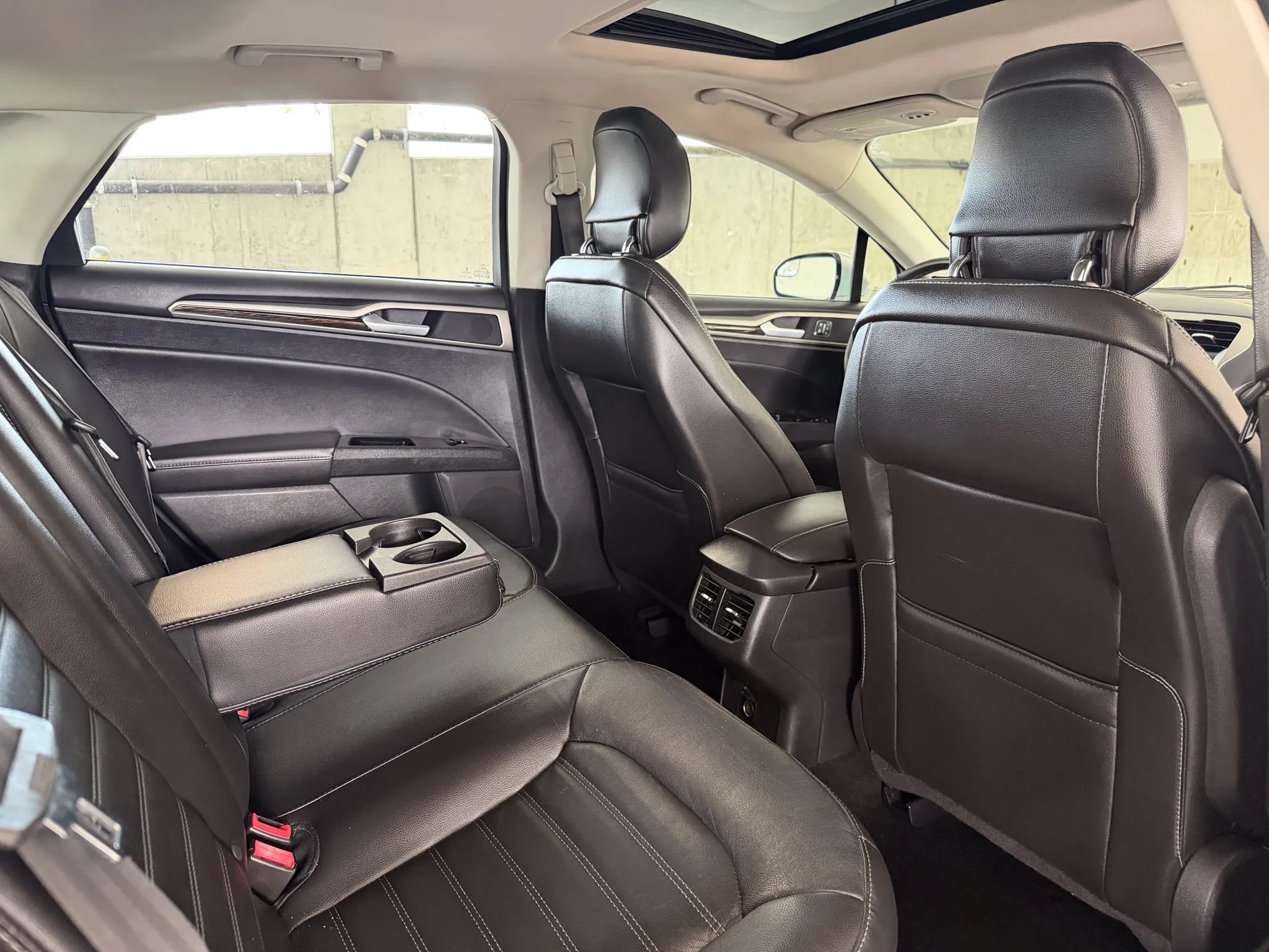 Used 2014 Ford Fusion SE w/ Equipment Group 202A FWD image 22