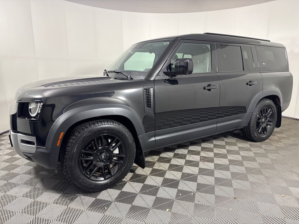 Used 2023 Land Rover Defender 130 S image 2