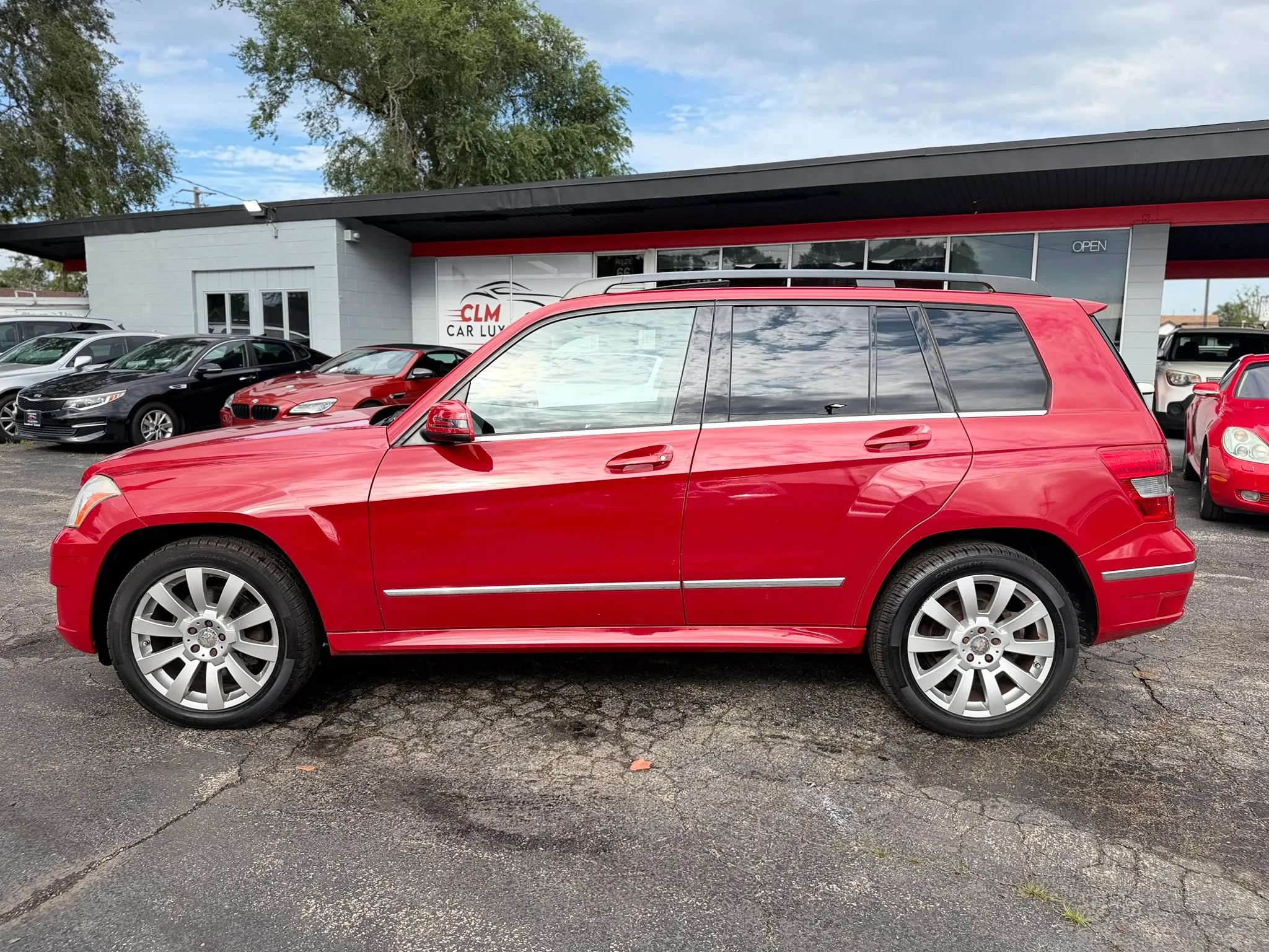 Used 2011 Mercedes-Benz GLK 350 4MATIC image 7