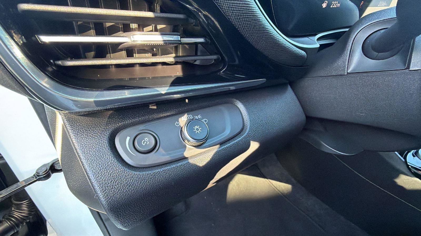 Used 2025 Buick Envista Sport Touring image 15