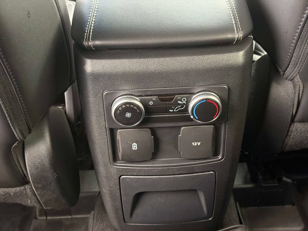 Used 2023 Ford Explorer XLT w/ Equipment Group 202A AWD/4WD image 18