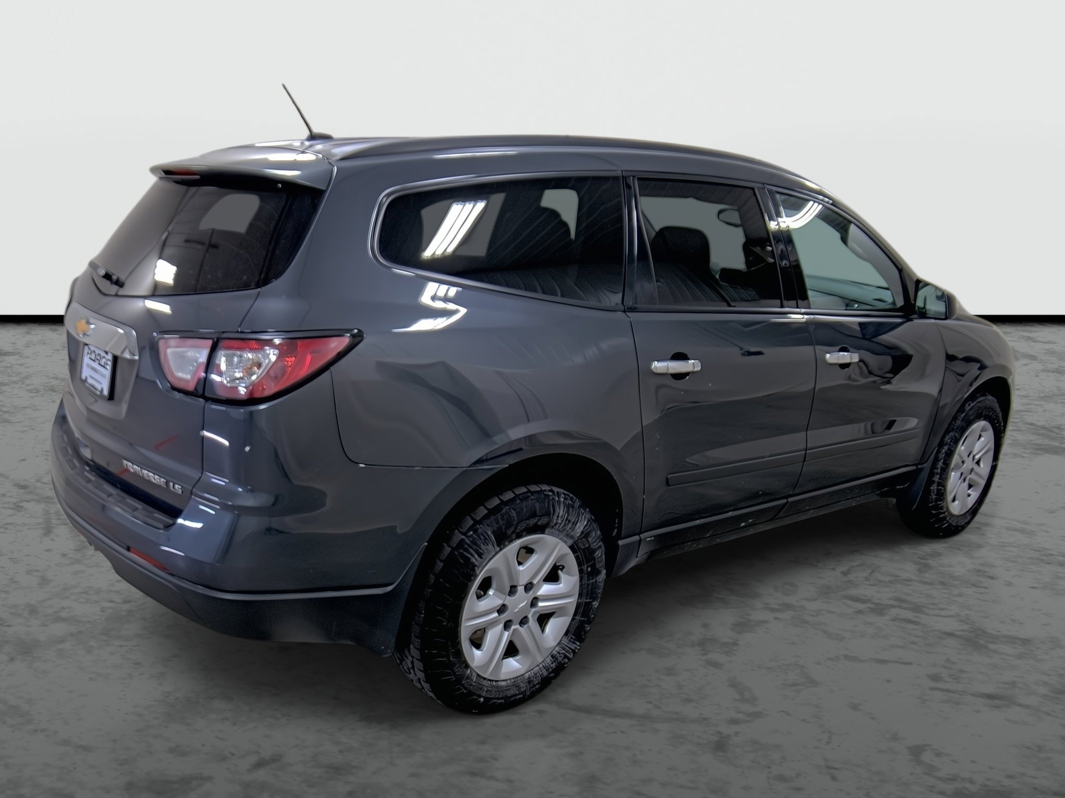 Used 2014 Chevrolet Traverse LS FWD image 4