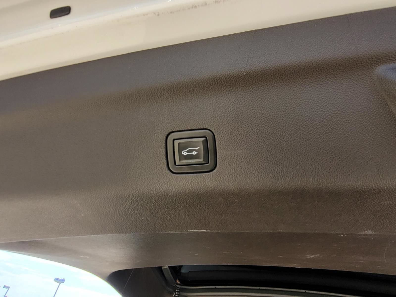 Used 2021 GMC Yukon Denali AWD/4WD image 18