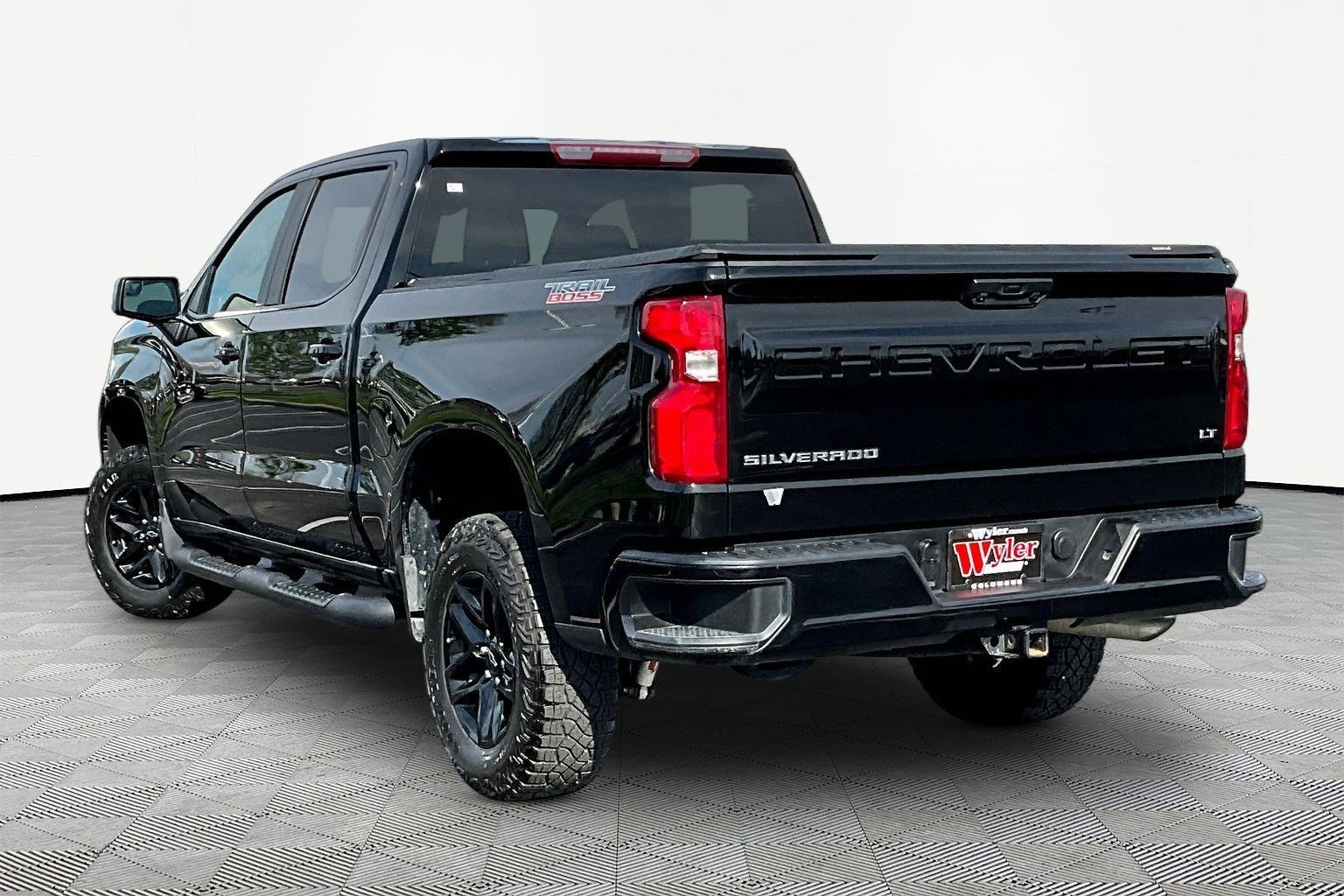 Used 2023 Chevrolet Silverado 1500 LT Trail Boss AWD/4WD image 4