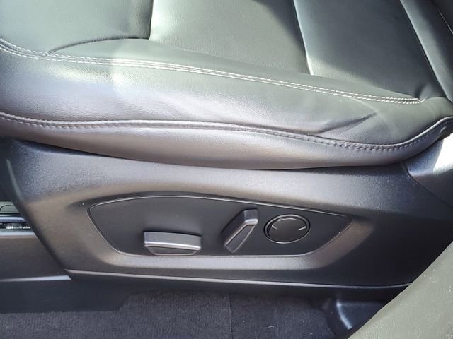 Used 2023 Ford Explorer XLT w/ Equipment Group 202A AWD/4WD image 26