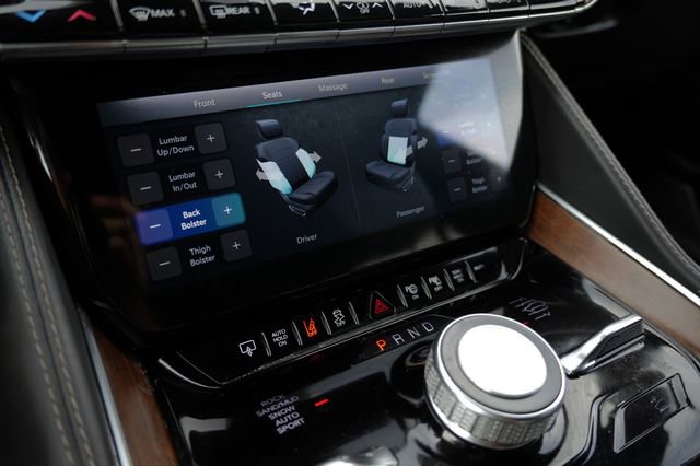 Used 2023 Jeep Grand Wagoneer 4WD image 16