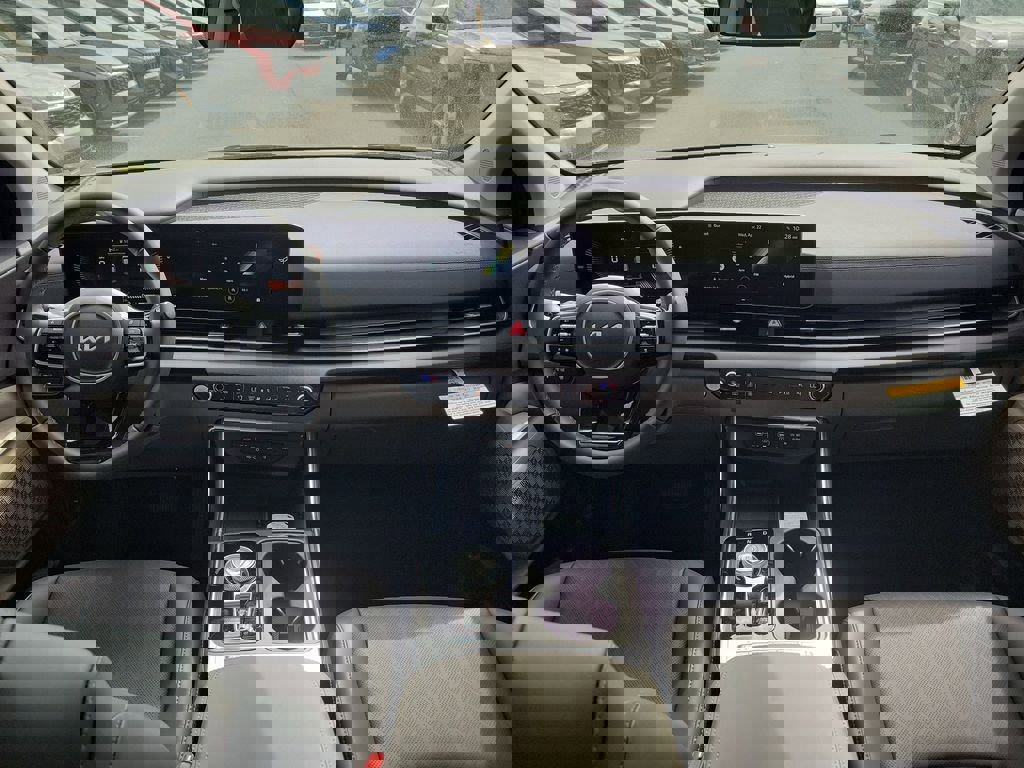 New 2026 Kia Carnival EX FWD image 18