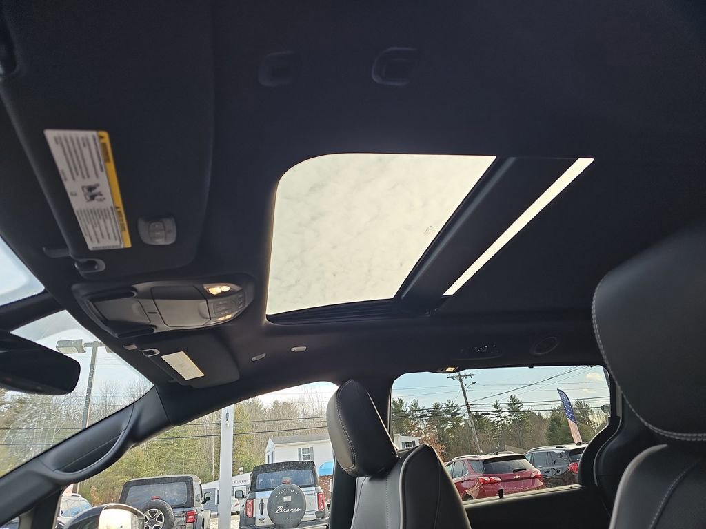 New 2026 Chrysler Pacifica Limited image 23