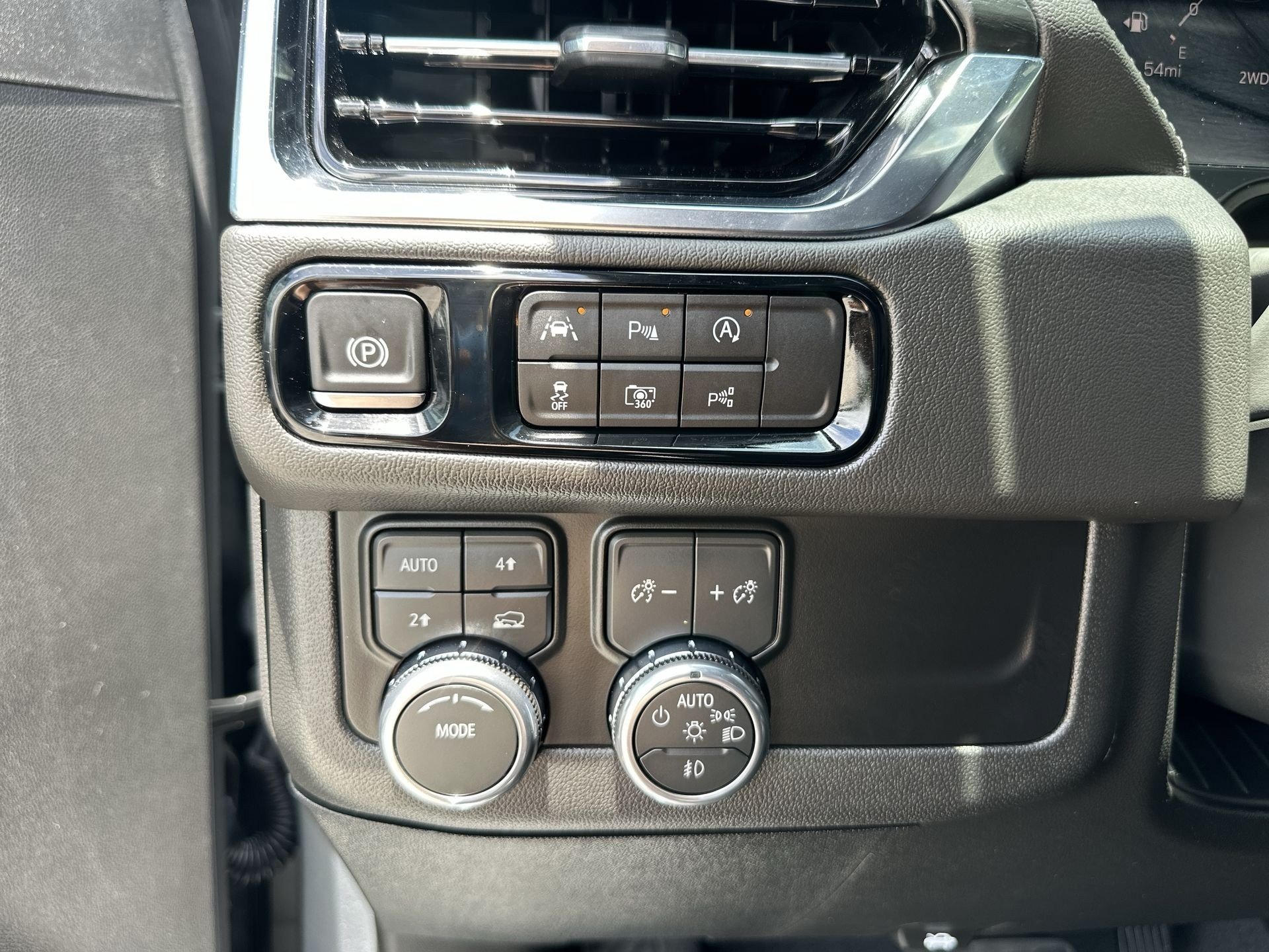 Certified 2026 GMC Yukon Denali w/ Sun & Power Step Package AWD/4WD image 18