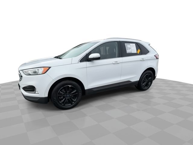 Used 2019 Ford Edge SEL w/ Cold Weather Package image 4