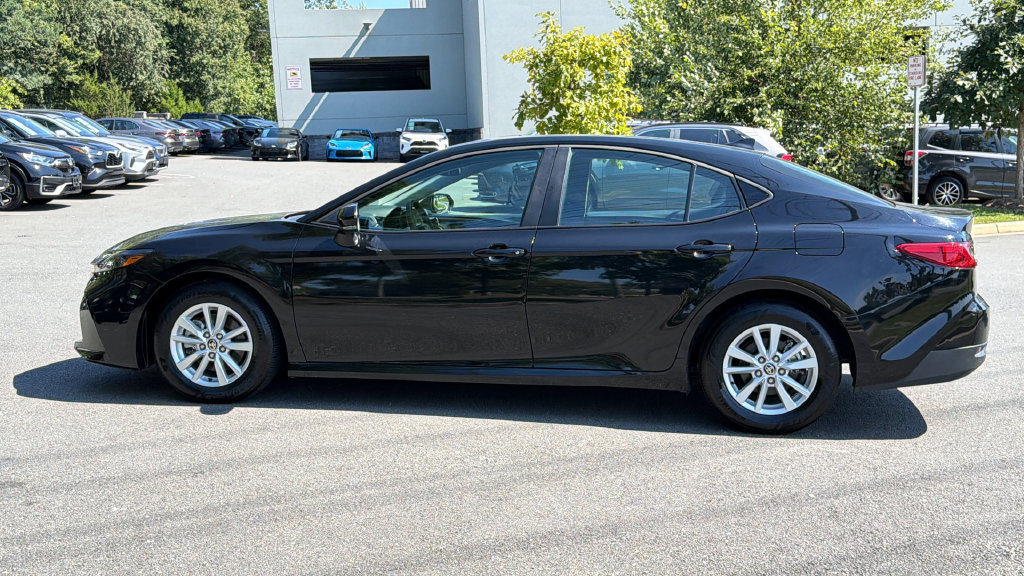 Used 2026 Toyota Camry LE FWD image 3