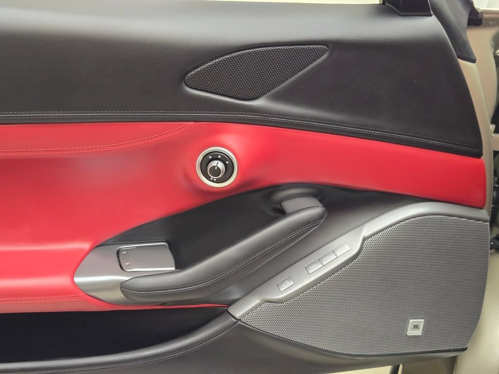 Used 2023 Ferrari Portofino M RWD image 33