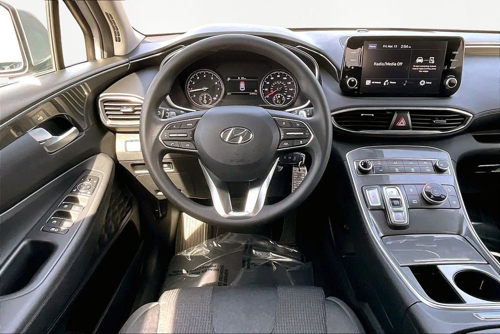 Used 2023 Hyundai Santa Fe SE w/ Cargo Package image 5