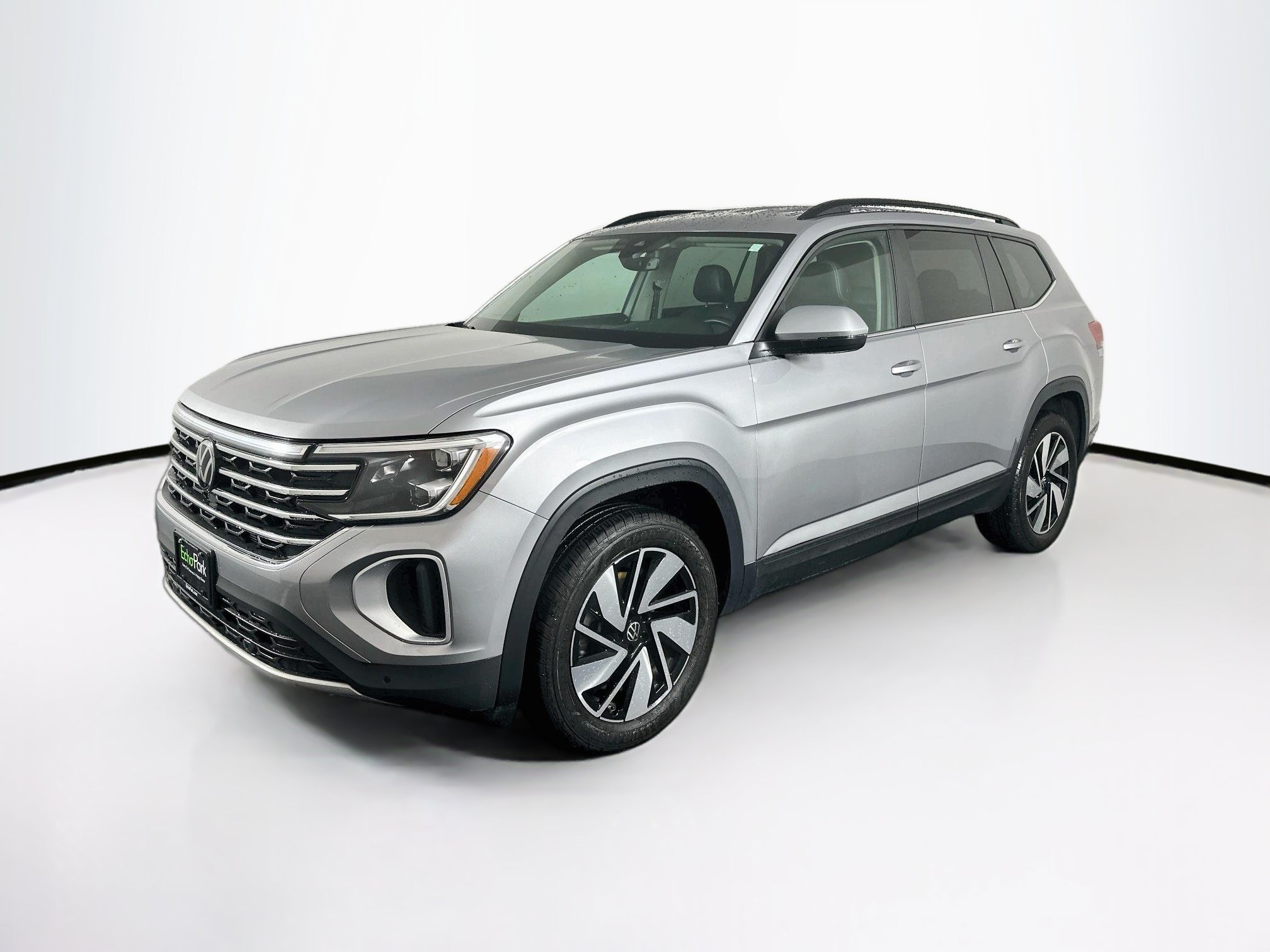 Used 2025 Volkswagen Atlas SE AWD/4WD image 3