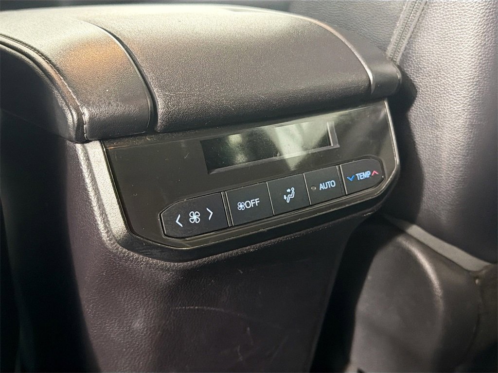 Used 2022 Toyota Highlander XLE image 23