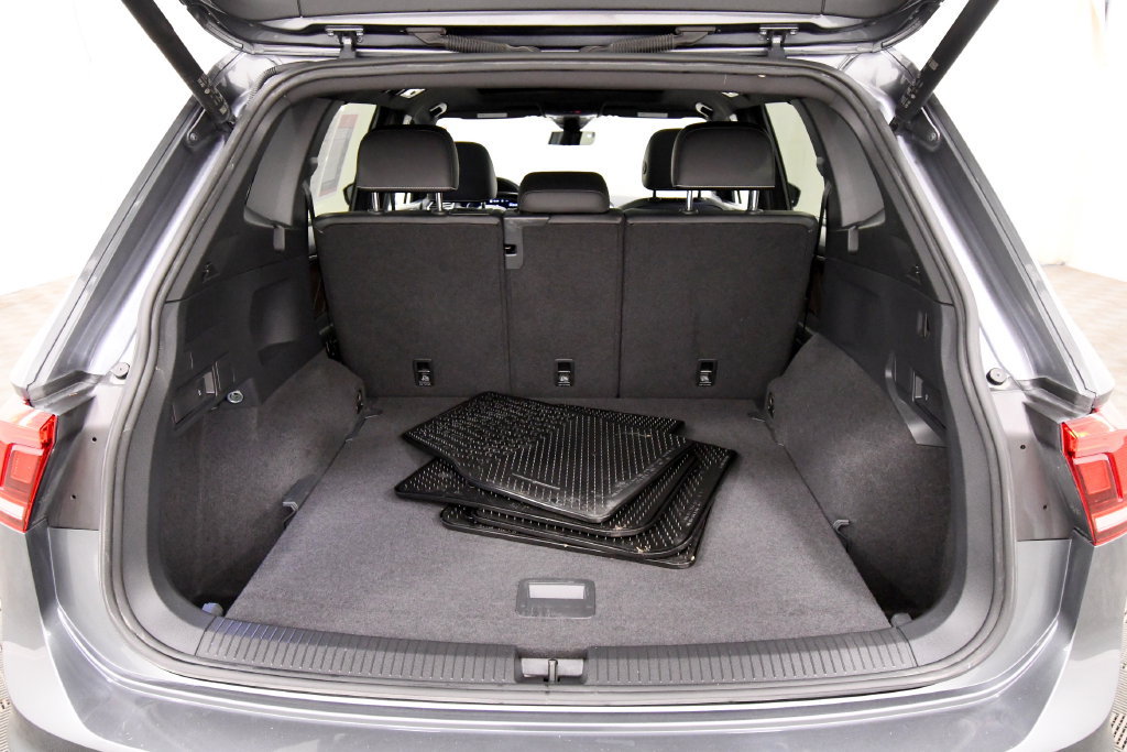 Used 2022 Volkswagen Tiguan SEL R-Line AWD/4WD image 6