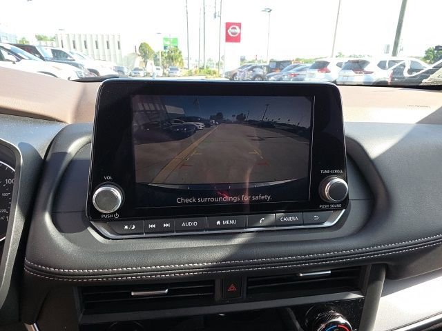 Used 2023 Nissan Rogue SV image 19