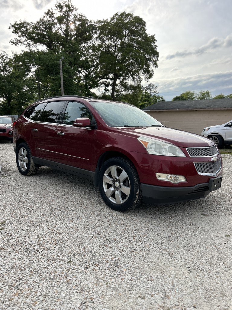 Used 2011 Chevrolet Traverse LTZ AWD/4WD image 2