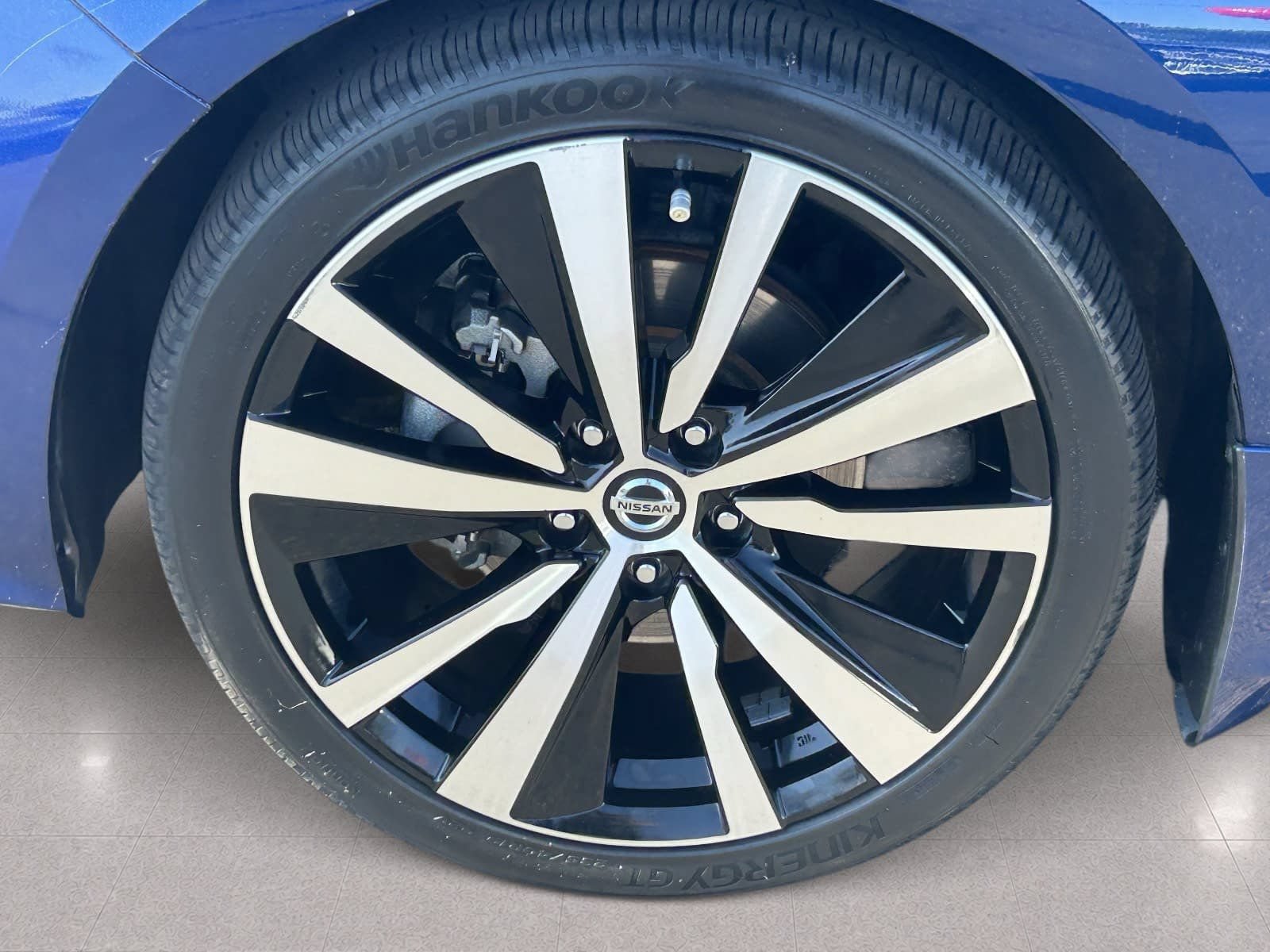 Used 2020 Nissan Altima 2.5 SR w/ Premium Package FWD image 11