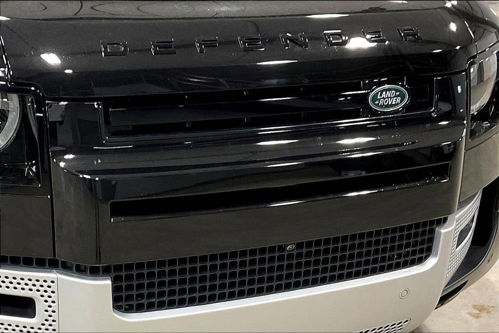 Used 2025 Land Rover Defender 130 S AWD/4WD image 34