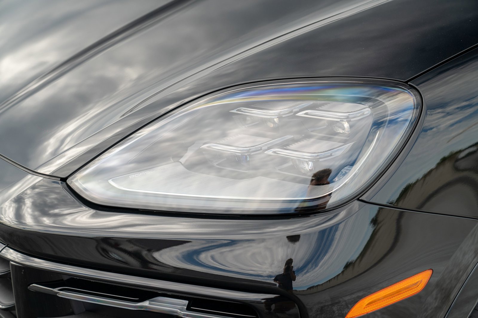 Certified 2025 Porsche Cayenne AWD/4WD image 24