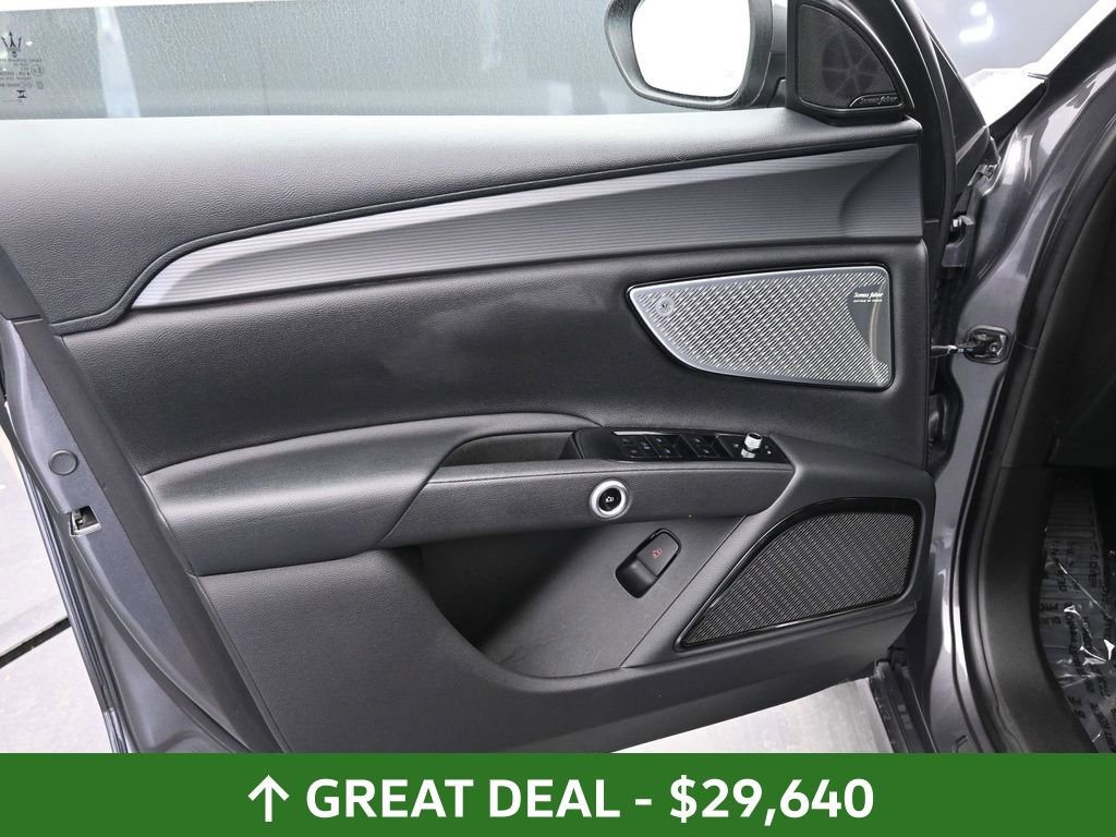Used 2024 Maserati Grecale GT image 19