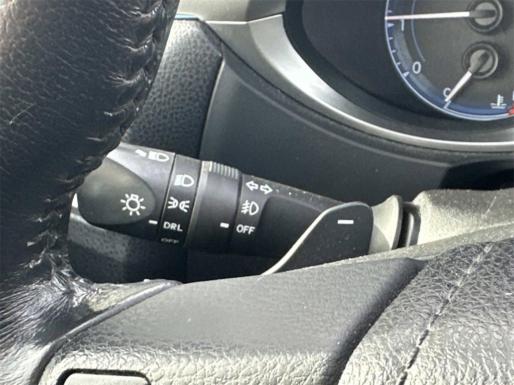 Used 2015 Toyota Corolla S image 25