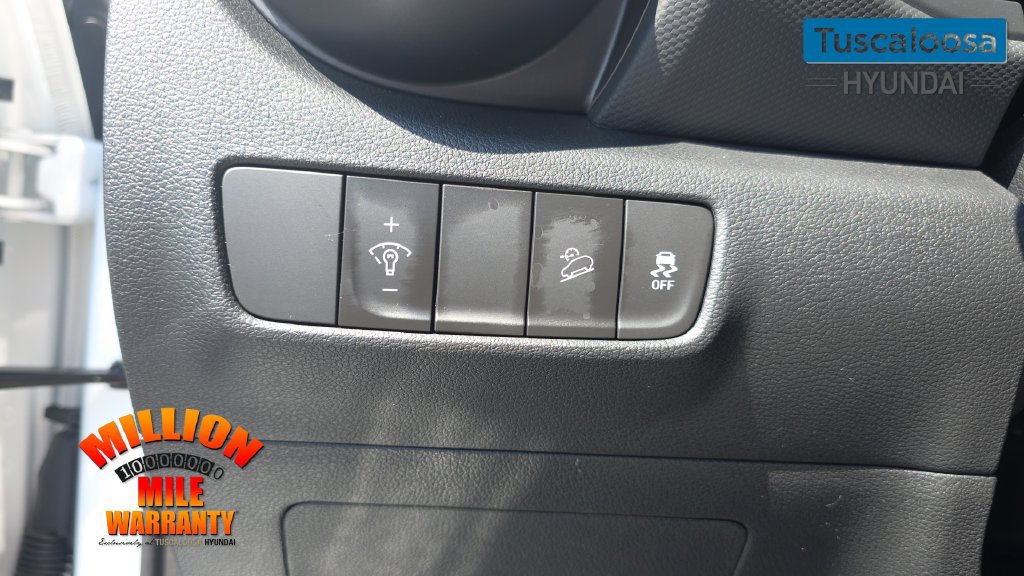 Used 2023 Hyundai Kona Limited AWD/4WD image 14