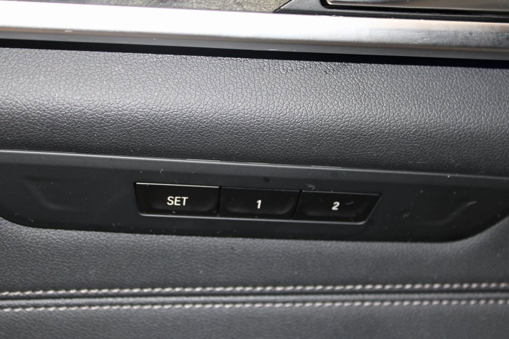 Used 2023 BMW 530i xDrive w/ Convenience Package image 9