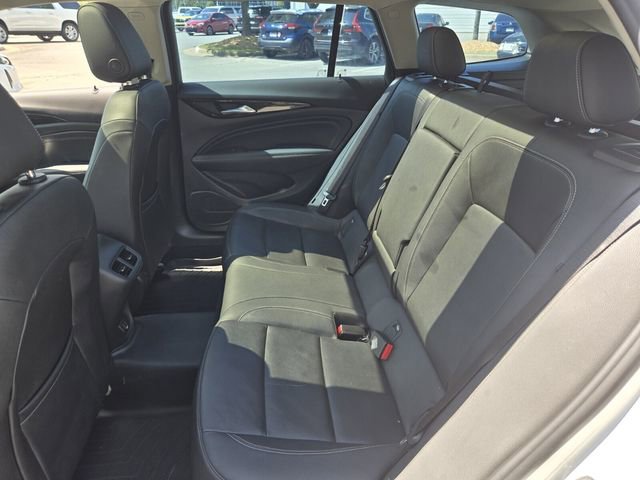 Used 2019 Buick Regal Essence w/ Driver Confidence Package I image 12