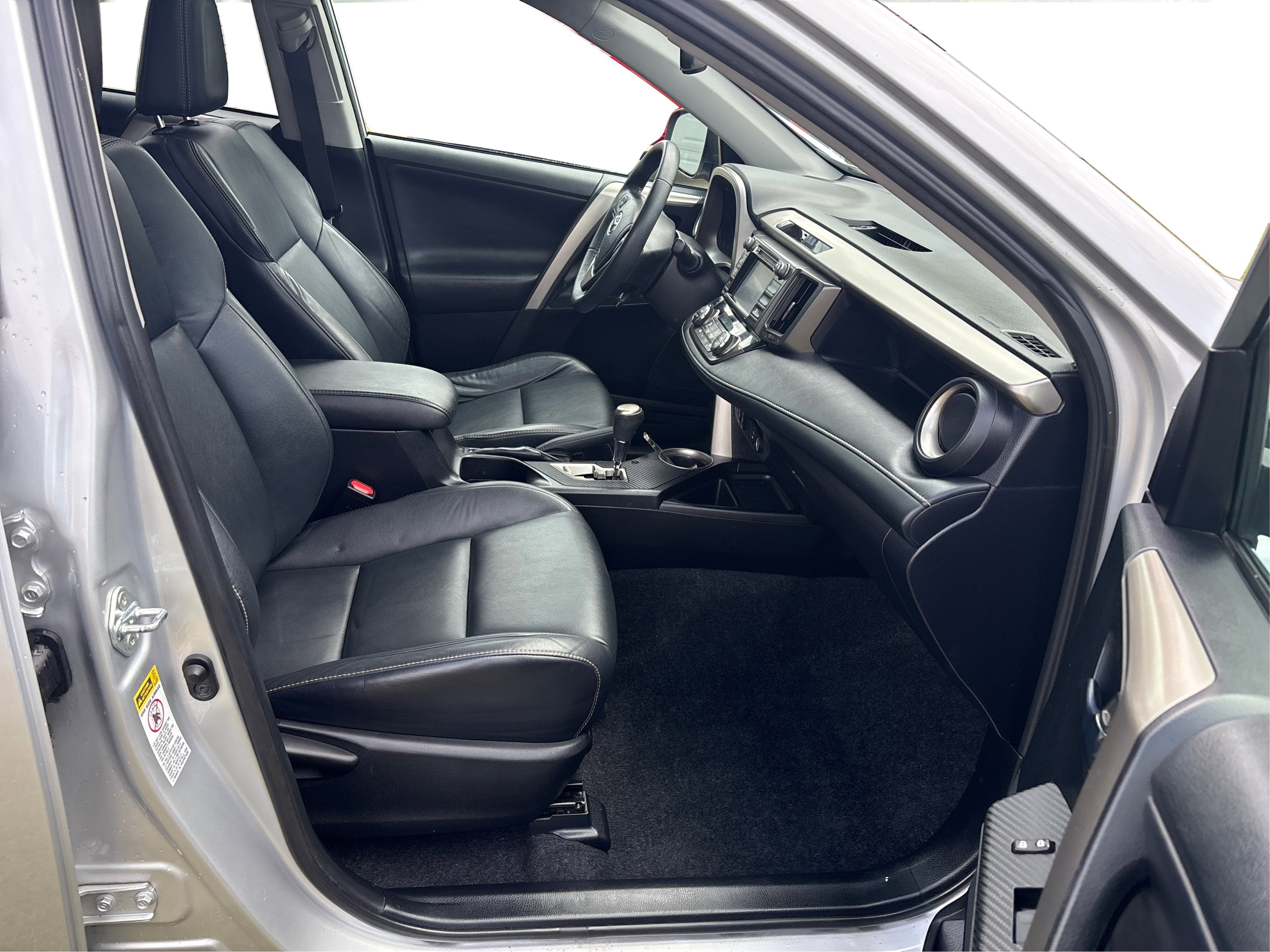 Used 2015 Toyota RAV4 Limited image 20