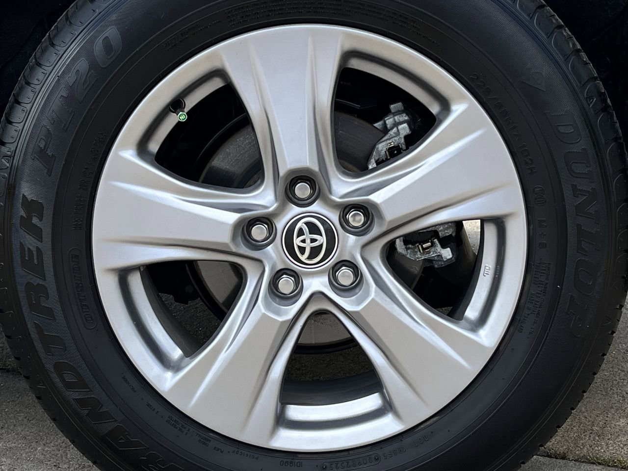 Used 2025 Toyota RAV4 XLE w/ Convenience Package FWD image 31