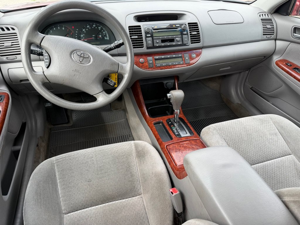 Used 2003 Toyota Camry XLE w/ Gold Pkg FWD image 11