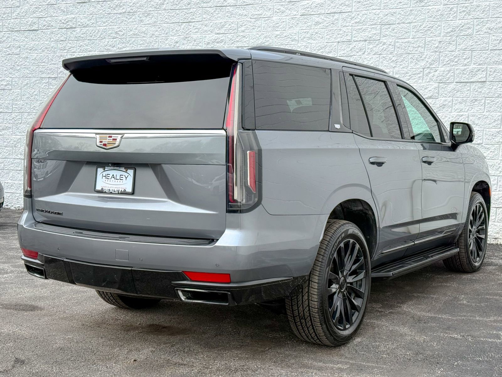 Certified 2022 Cadillac Escalade Luxury image 7