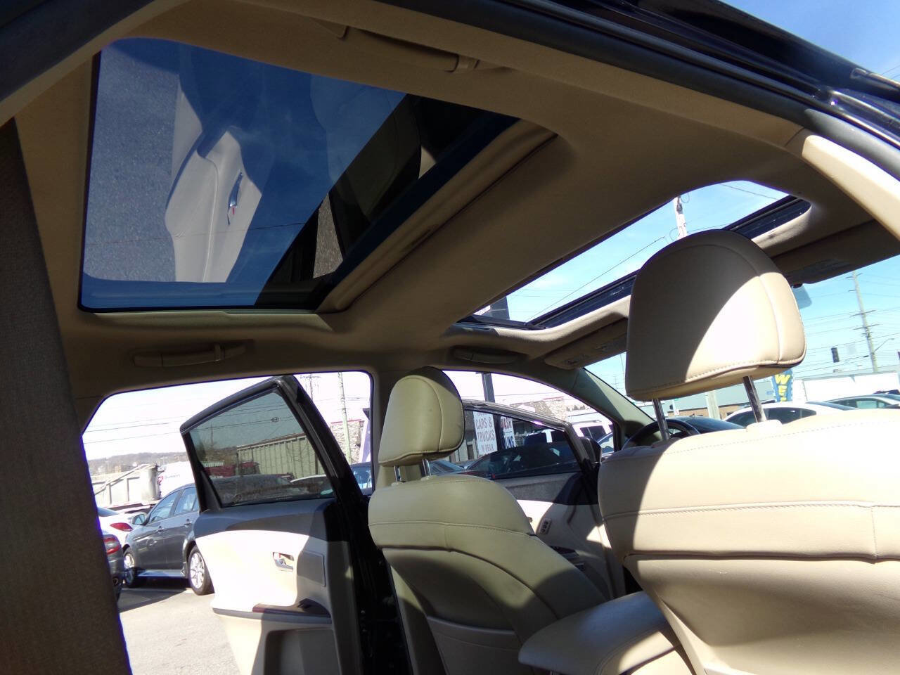 Used 2015 Toyota Venza Limited AWD/4WD image 16