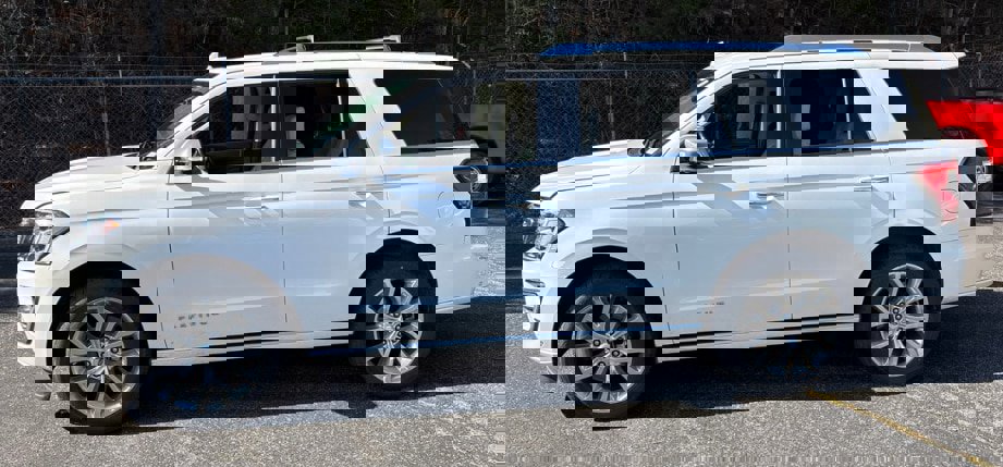 Used 2019 Ford Expedition Platinum image 6