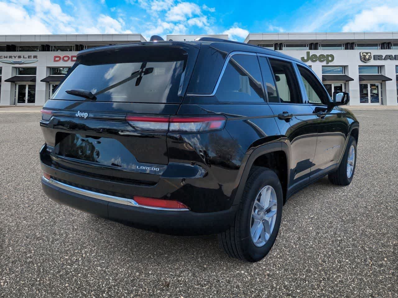 New 2026 Jeep Grand Cherokee Laredo X AWD/4WD image 8