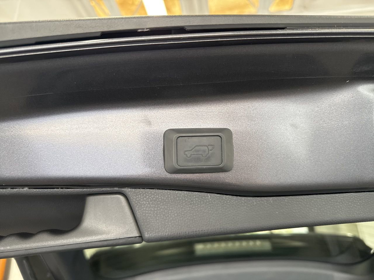 Used 2022 Toyota RAV4 Limited w/ Limited Grade Weather Package AWD/4WD image 12