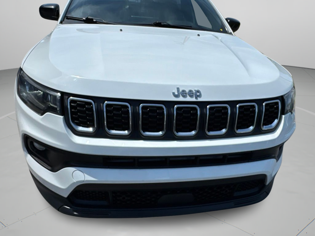 Used 2024 Jeep Compass Latitude AWD/4WD image 32