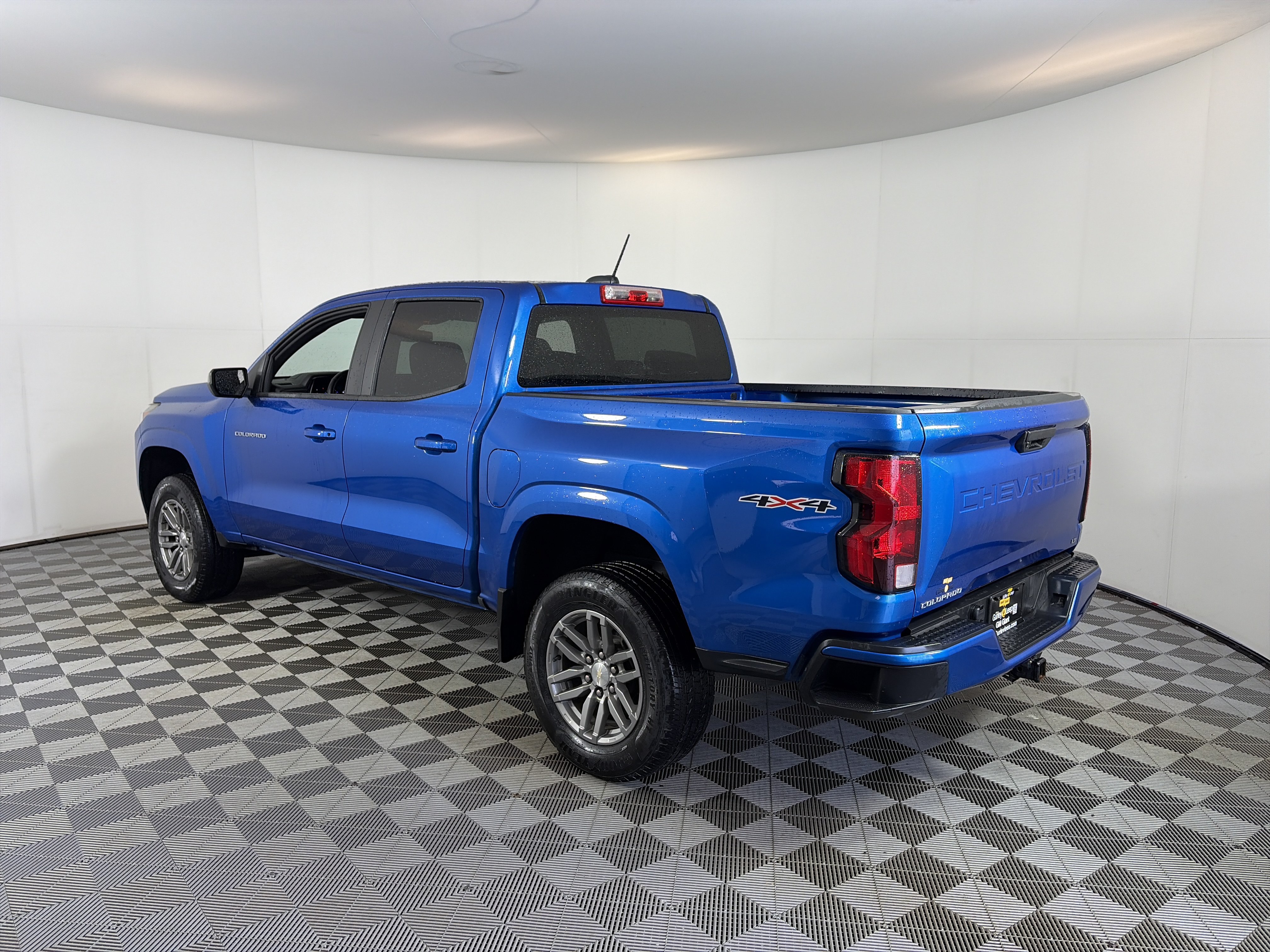 Used 2023 Chevrolet Colorado LT w/ Advanced Trailering Package AWD/4WD image 3